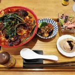 自然派中華 クイジン - 季節の麺セット　大黒政宗の酒粕と猪肉とピリ辛味噌ラーメン 超辣