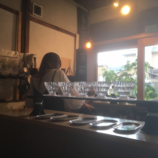 ドングリー コーヒースタンドと暮らしの道具店_2