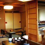 里湯昔話・雄山荘 - 結構広い。