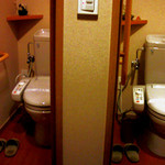 里湯昔話・雄山荘 - トイレは2つ。