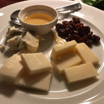 カルネジーオ イースト - 