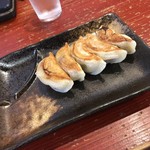 麺房 昭和呈 - 特製黒豚餃子 多加水皮 350円