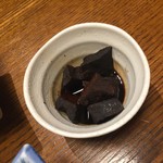 むつ五郎 - お通し（馬の肺の煮物）