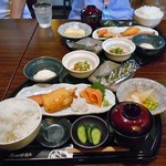 鮭山マス男商店 - 特製朝定食（ご飯大盛り）