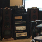 夛左ヱ門 - 真空管のアンプが最上部に有ります