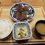 炙り牛たん万 - 