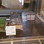 洋菓子舗 茂右衛門 - 大人気のあんことくろみつ