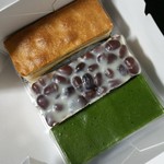 洋菓子舗 茂右衛門 - 3種買ってみました。上から見ると和菓子にしか見えない。