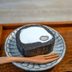 しろいくろ - ☆黒豆塩ロールケーキ 400円