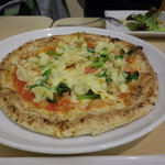 Pizzeria Compare Comare - 日替わりピッツァ（小松菜・カリフラワー・帆立）