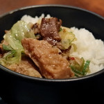 がんばる君 - 牛もつ丼