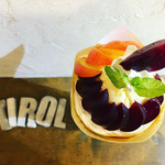 クレープリー チロル - 奄美大島のすもも2種盛り¥1400