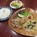 リトル シェフ にんにく - 鶏もも肉のガーリックバター炒め(2019/06/13撮影)