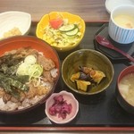 おかめ - 熟成カルビ丼御膳（ランチパスポート使用）