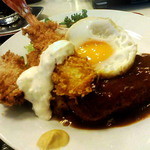 キッチンスズキ - 洋風ハンバーグ目玉焼き添え、海老フライ、カキフライ