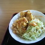 中国料理 同楽縁 - 麻婆定食の 唐揚げと野菜