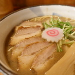 麺房 昭和呈 - 飛魚正麺(醤油) 980円