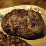 ラ プランシュ - 付け合せのハンバーグ