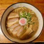 麺房 昭和呈 - 飛魚正麺(醤油) 980円