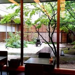 Wadukuri Moegi - ◼️店内はすっきりとした和の空間が広がり、
                        風情ある日本庭園を眺めることもできます。