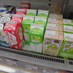 新井武平商店 - 店内