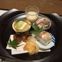 三田ばさら 本店 - 三田ばさら(東京都港区芝)トマト すきやき・車八寸 五種盛合せ