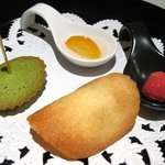 ル・ レストラン・ ドゥ・トーマ - 珈琲に付く小菓子