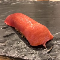 江戸前 鮨 服部 - 江戸前 鮨 服部(東京都港区六本木)おまかせコース・宮崎油津産大とろ