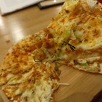 HAKKO YAMANOUCHI - ねぎとしょうが味噌のピザ