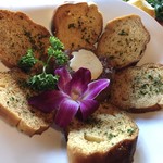 THE Signature PRIME STEAK & SEAFOOD - アヒのタルタルトースト添え❤️お花が咲いてる〜〜❣️•ू(ᵒ̴̶̷ωᵒ̴̶̷*•ू) ​ )੭ु⁾ 