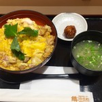 伊藤和四五郎商店 - 炭火焼ボンジリ入コーチン親子丼・団子