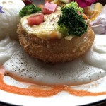 カフェアンドショップ ロータスランド - 2019/06/15
      今週のおまかせセット 550円
      ＊新玉ねぎ大豊作！感謝プレート
      ・新玉ねぎのカップグラタン
      ・新玉ねぎ入りプレーンオムレツ
      ・エンサイ炒め
      ・オニオンスープ
      ・赤玉ねぎのスライス