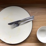 カフェアンドショップ ロータスランド - 2019/06/15
      今週のおまかせセット 550円
      ＊新玉ねぎ大豊作！感謝プレート
      ・新玉ねぎのカップグラタン
      ・新玉ねぎ入りプレーンオムレツ
      ・エンサイ炒め
      ・オニオンスープ
      ・赤玉ねぎのスライス