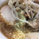 ラーメン二郎 三田本店 - 「ラーメン」（600円）のアップ