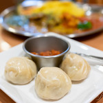 カレーレストラン シバ - ネパールのスパイシー蒸し餃子モモ 3個340円