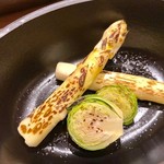 はっこく - 2019.5.  ホワイトアスパラガスと芽キャベツ