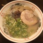 西新亭 - 豚骨ラーメン@400円!スープいい感じです。