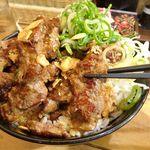 情熱のすためしどんどん - ＢＩＧ盛ビーフステーキ丼（大盛）1,180円