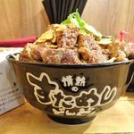 情熱のすためしどんどん - ＢＩＧ盛ビーフステーキ丼（大盛）1,180円