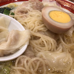 広州市場 - 雲呑麺