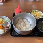 カルビ丼とスン豆腐専門店 韓丼 - 