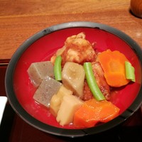 浅草むぎとろ 本店 - 鶏の唐揚げと筑前煮の甘酢あんかけ