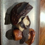 エッセンシャルクッキング - 椎茸とポルチーニのソテー。