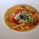中国料理 桂林 - コラーゲンいっぱいのスープ（真珠の粉入り）