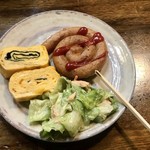 遊酒食堂 宇都宮 - ソーセージ、海苔巻玉子焼き、レタスとシーチキンのサラダ