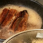 遊酒食堂 宇都宮 - ウナギの蒲焼を烏龍茶で煮た料理