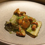 エクアトゥール - あわび セップ茸 バターと枝豆のソース