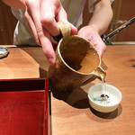 二条城ふる田 - 注いでくれます('19.2月下旬)