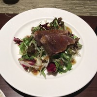 翠亨園 - 鰹のタタキ  サラダ仕立て