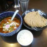 カレーつけ麺(中盛320g) 890円、玉葱30円(税込)